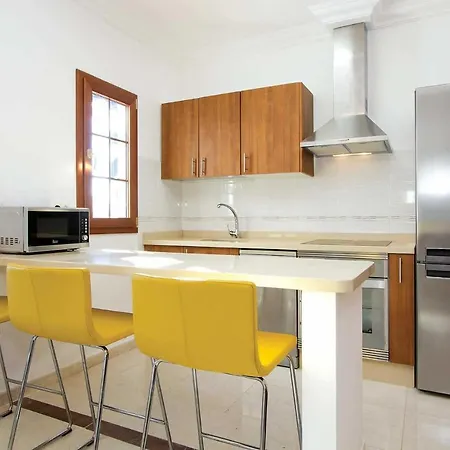 Вилла Puerto Del Carmen Sleeps 6 Air Con Wifi *